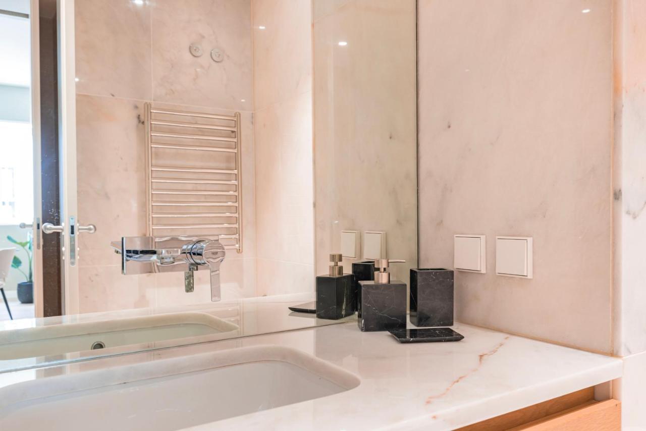 Appartement Liberdade Elegance W/rooftop Pool By Lovelystay Lissabon